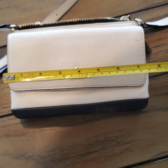 Kate Spade purse with adjustable strap - Picture 8 of 12